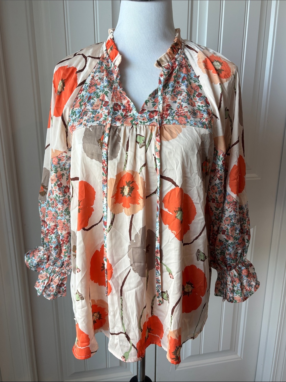 entro Peach and Gray Floral Blouse with Coral Accents